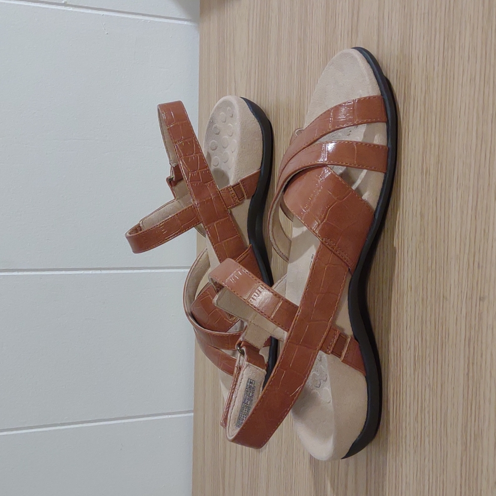 Vionic Women's Mira Brown Ankle Sandals 9 wide
